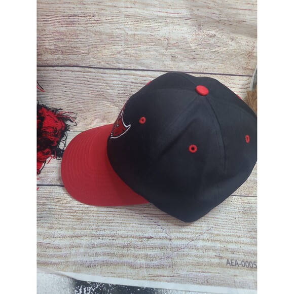 Vintage Tampa Bay Bucs 90s snapback - Picture 8 of 9
